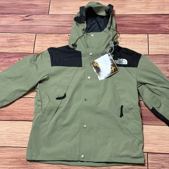 The North Face Classic GORE-TEX Jacket - Picture 4 of 7